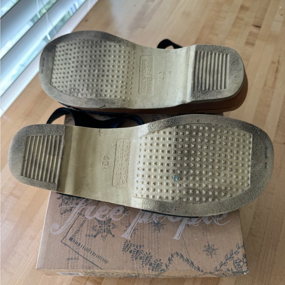 EUC free people sandals - Picture 2 of 4